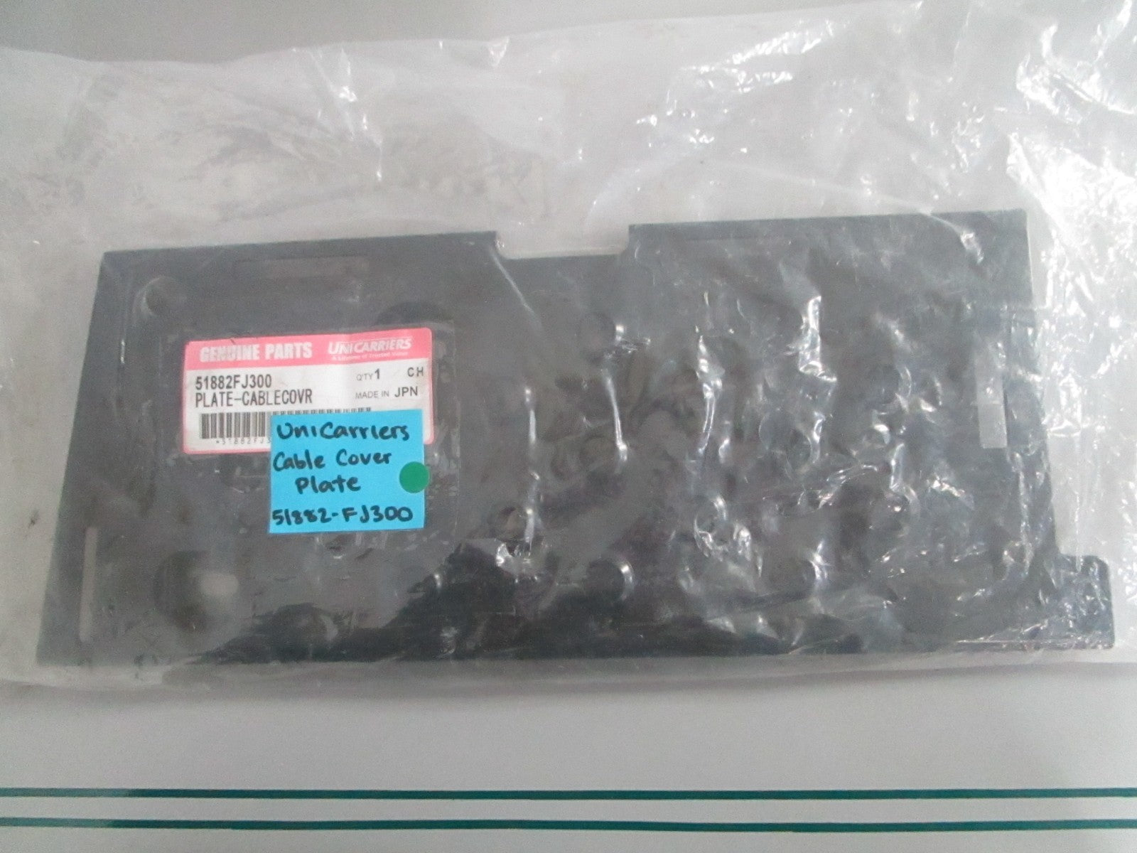 NEW OEM 51882-FJ300 UniCarriers Cable Cover Plate 0820