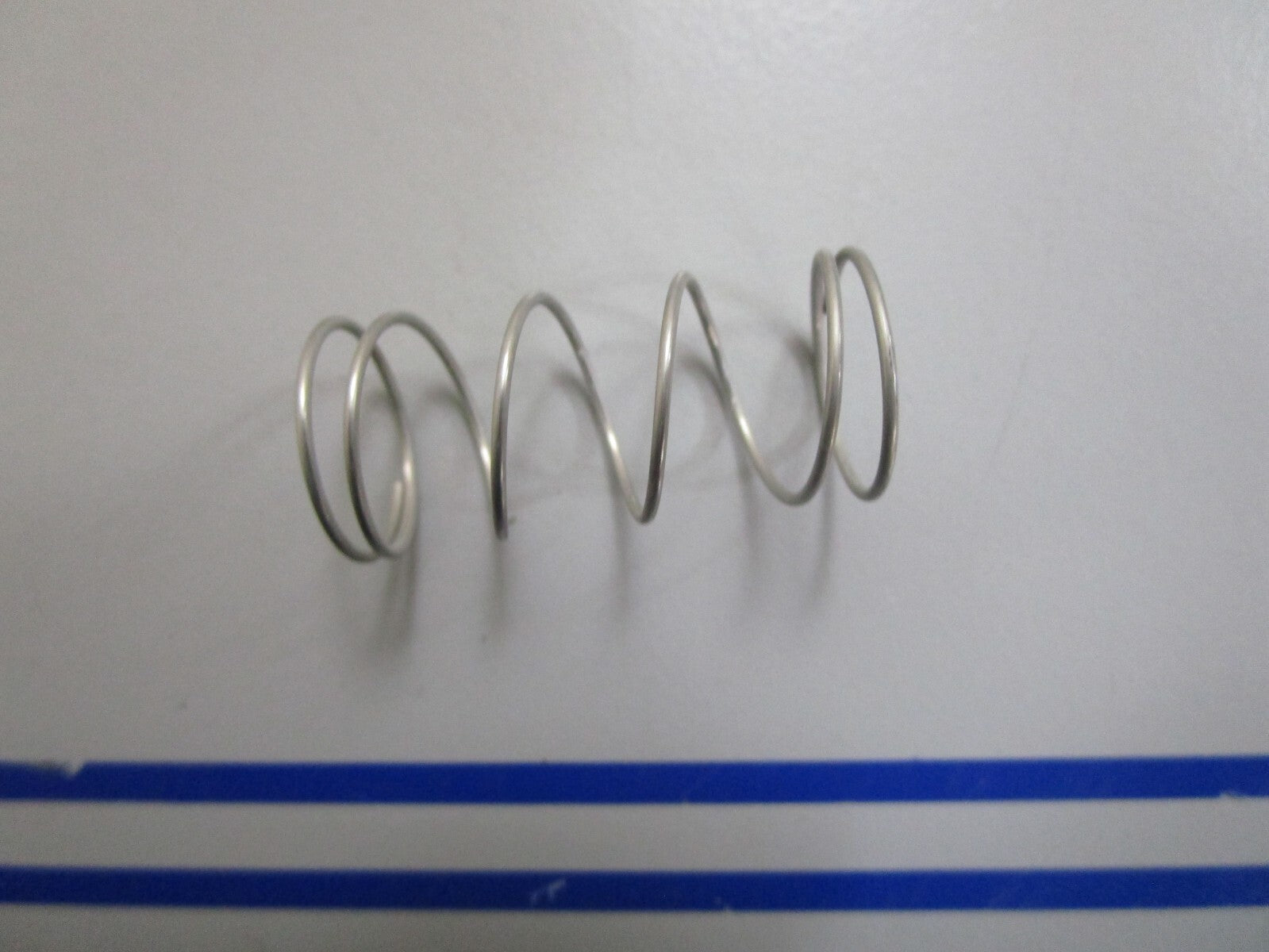 *NEW OEM* 0810 Volvo Penta Spring 835577