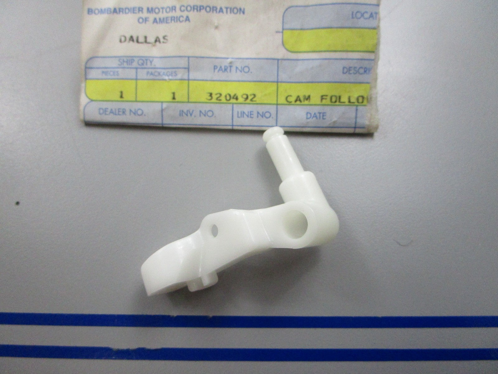 *NEW OEM* 0810 OMC Johnson Evinrude Cam Follower 320492 0320492