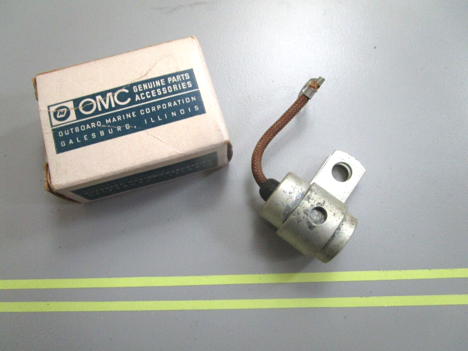 *NEW OEM* 0750 OMC Johnson Evinrude CAPACITOR 380166 0380166