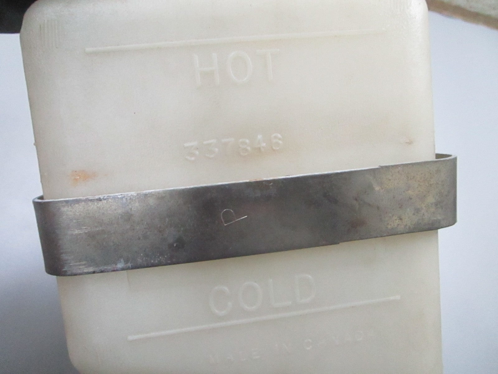 *NEW OEM* 0720 Cummins Coolant Reservoir C0130275800