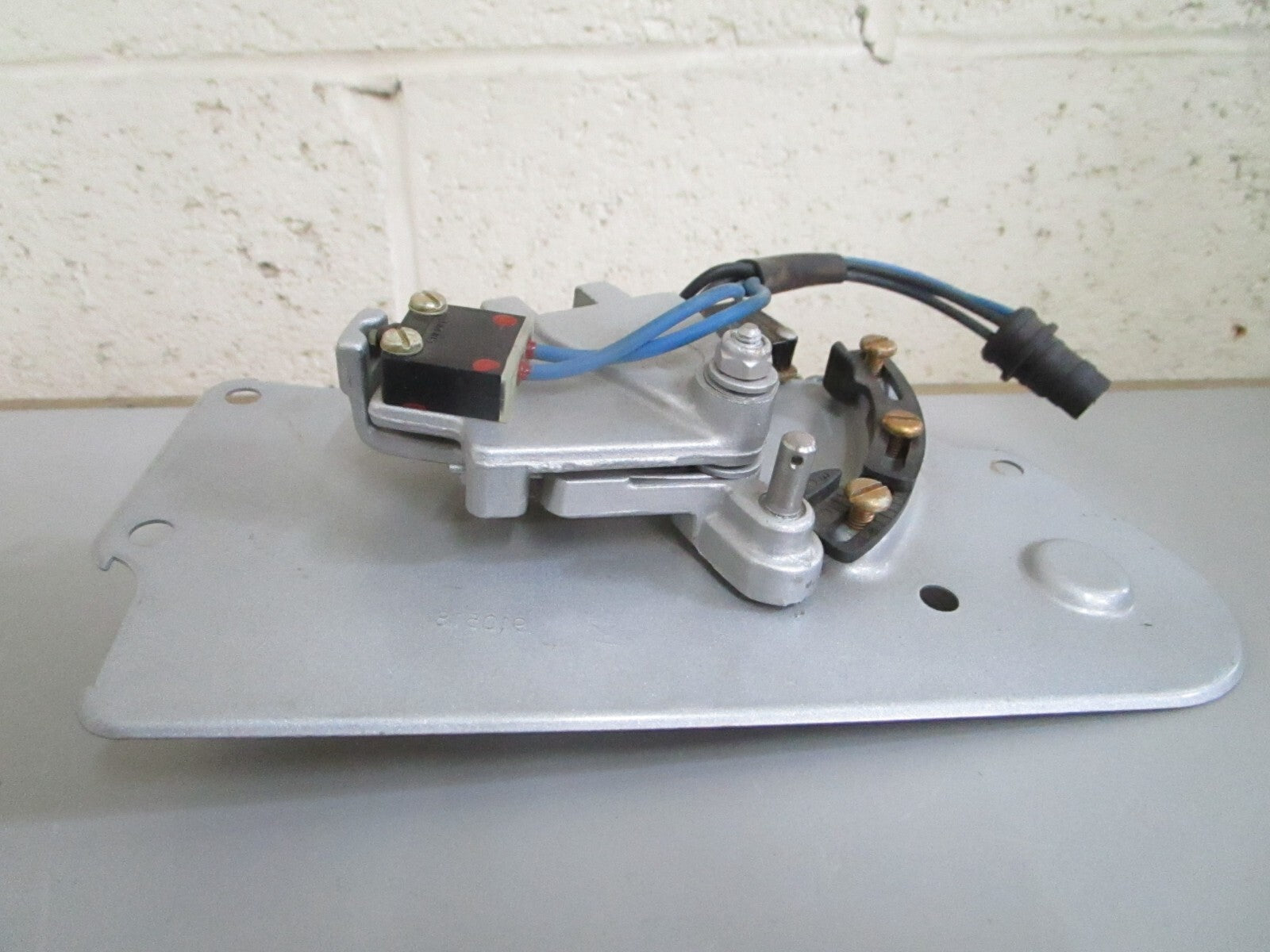 *NEW OEM* 0820 OMC Johnson Evinrude Housing Cover 982761 982762 982763