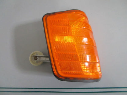 NEW OEM 1305232908 Bosch Right Turn Signal Lens 0820