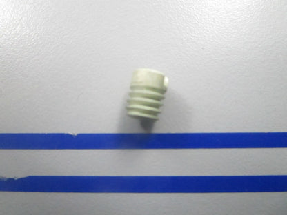 *NEW OEM* 0810 OMC Johnson Evinrude Motor Plug 303125 0303125