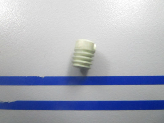 *NEW OEM* 0810 OMC Johnson Evinrude Motor Plug 303125 0303125