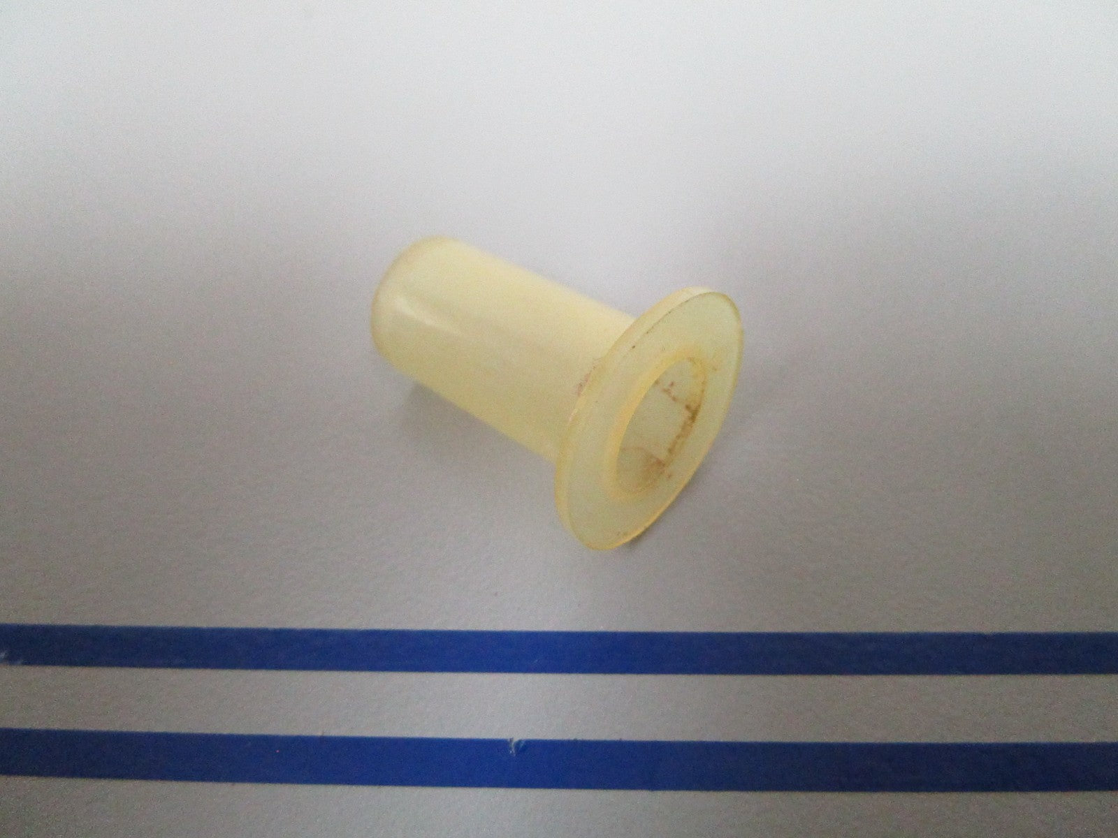 NEW OEM 308370 0308370 OMC Johnson Evinrude Bushing 0810