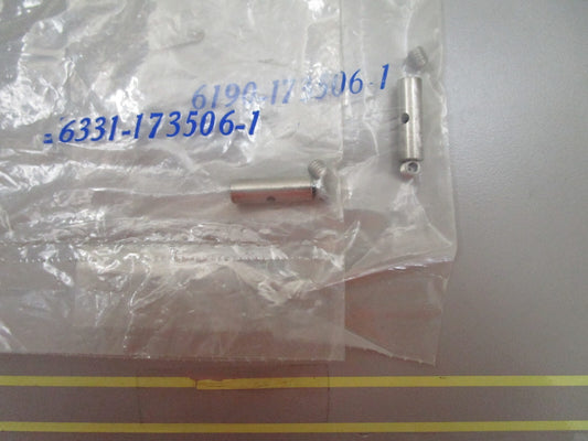 *NEW OEM* (LOT OF 2) 0810 OMC Johnson Evinrude Cable Screws & Clamp Kit 173506