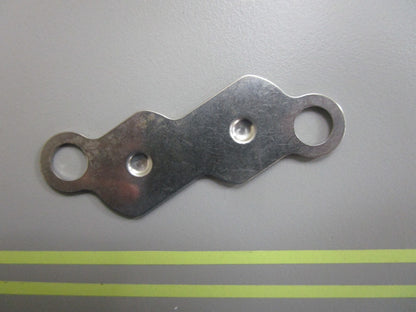 *NEW OEM* 0810 OMC Johnson Evinrude Clamp 323400 0323400