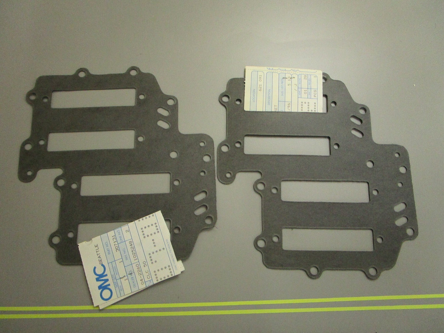 *NEW OEM* (LOT OF 2) 0810 OMC Johnson Evinrude Gasket 307131 0307131