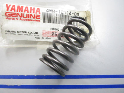 NEW OEM 4WM-12114-00-00 Yamaha Outer Valve Spring 0810