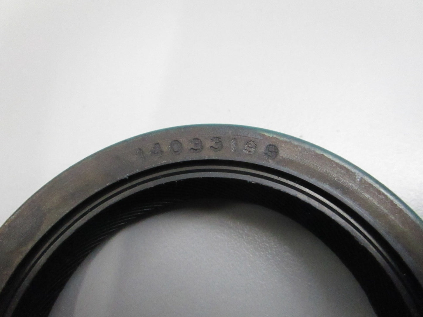 NEW OEM 14033199 General Motor Seal 0810