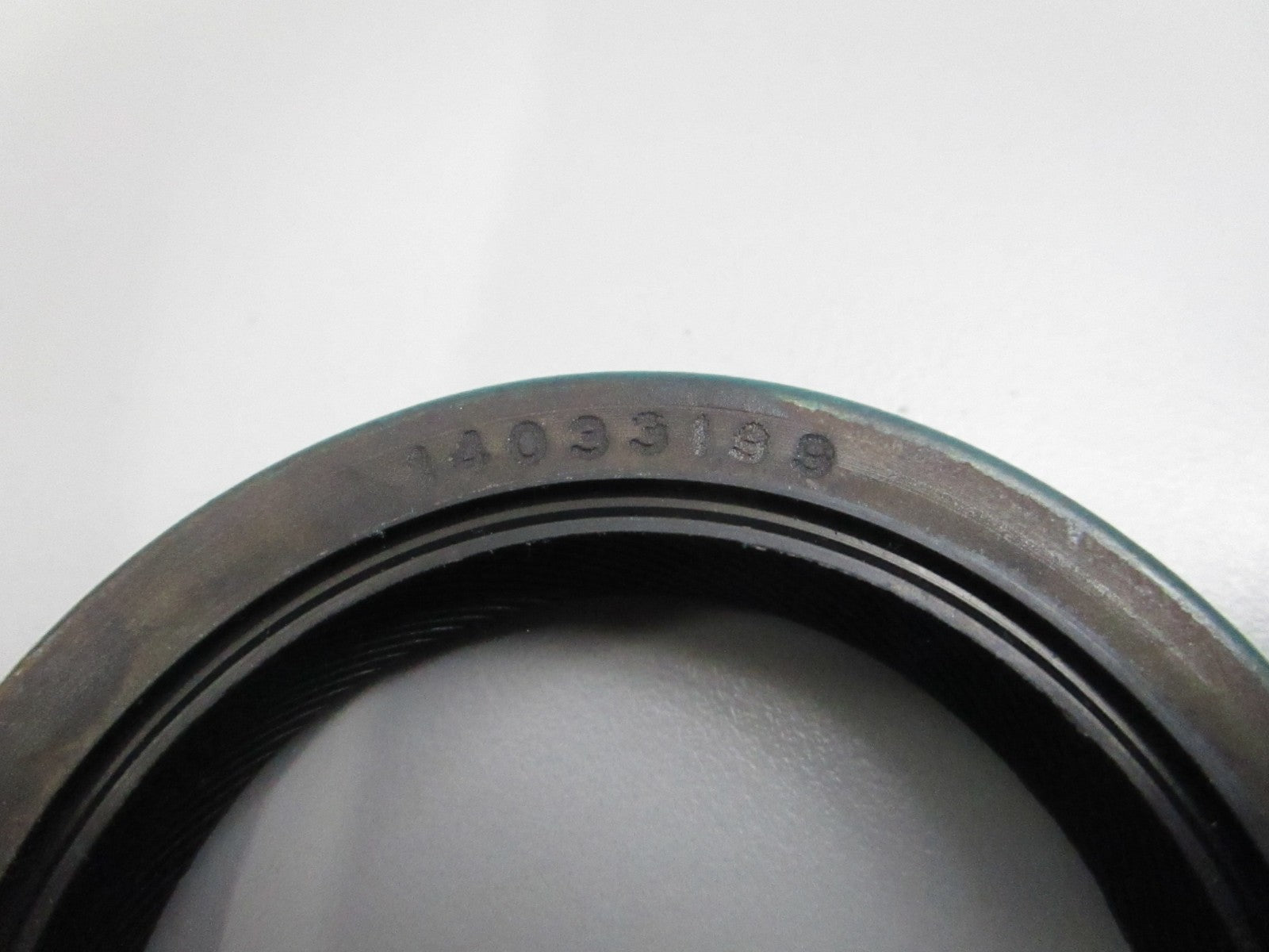 NEW OEM 14033199 General Motor Seal 0810