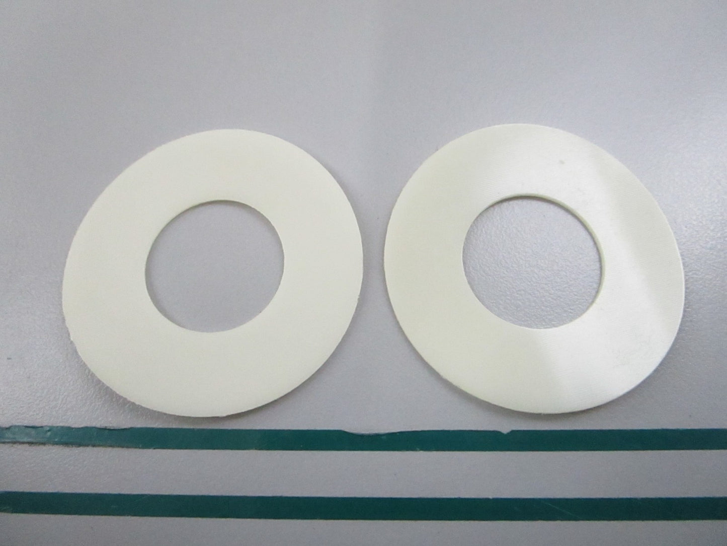 NEW OEM (LOT OF 2) 320608 0320608 OMC Johnson Evinrude Washer 0810