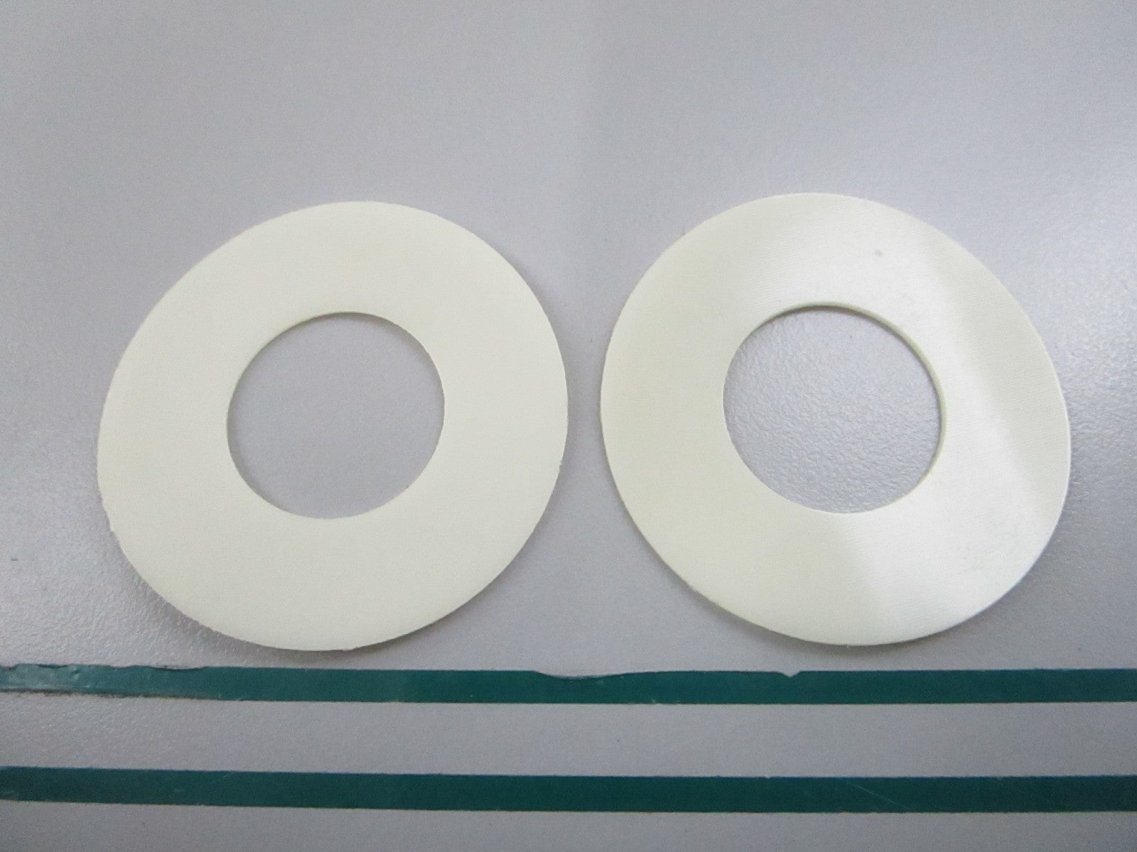 NEW OEM (LOT OF 2) 320608 0320608 OMC Johnson Evinrude Washer 0810