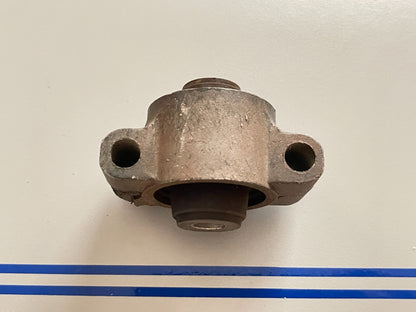 *NEW OEM* 0720 OMC Johnson Evinrude Rubber Mount 382472 0382472
