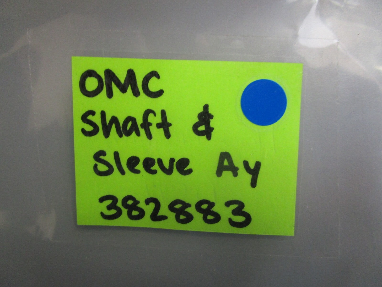 *NEW OEM* 0820 OMC Johnson Evinrude Shaft & Sleeve 382883 0382883