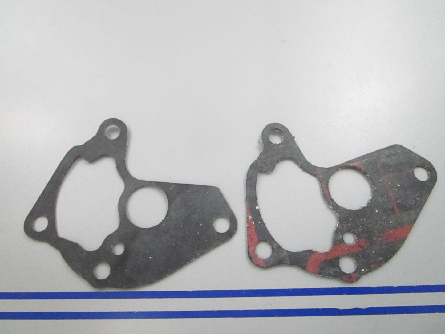 NEW OEM (LOT OF 2) 315121 0315121 OMC Johnson Evinrude Gasket 0810