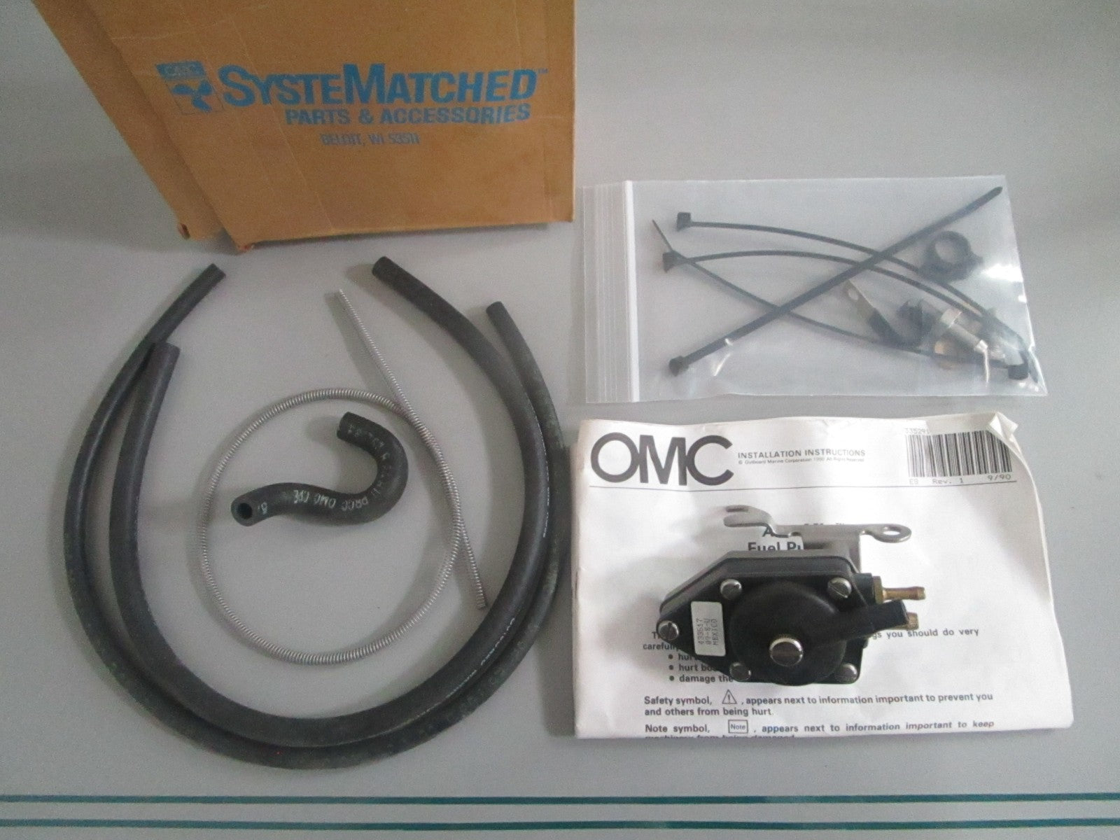 NEW OEM 431960 0431960 OMC Johnson Evinrude Fuel Pump Kit 0820