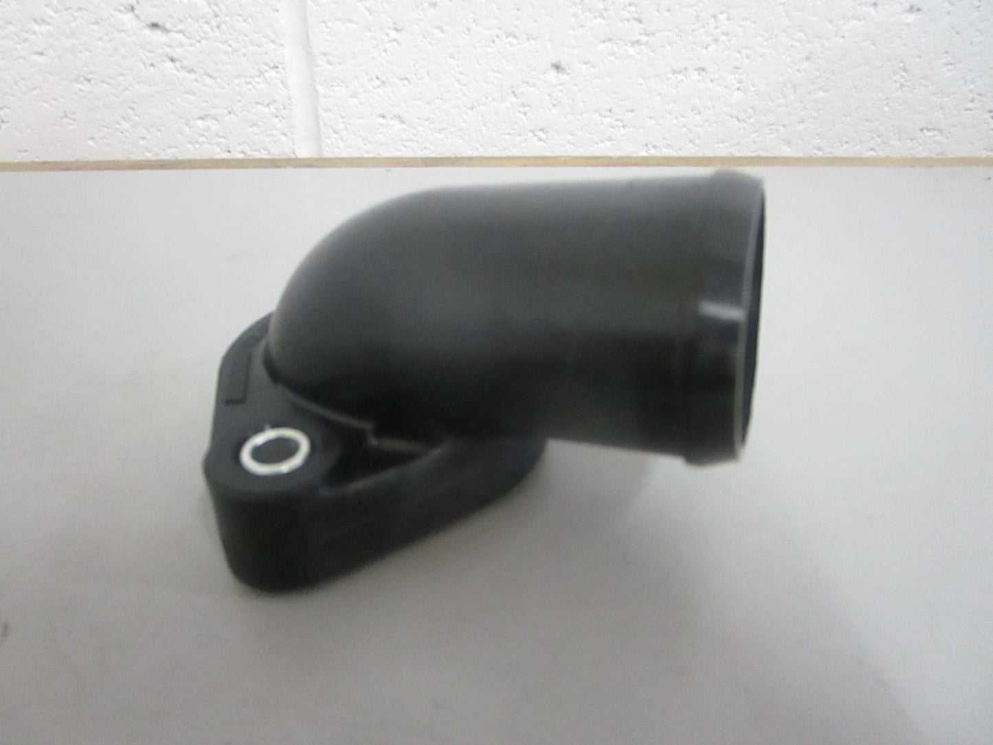 NEW OEM 21450768 Volvo Penta Connector 0820