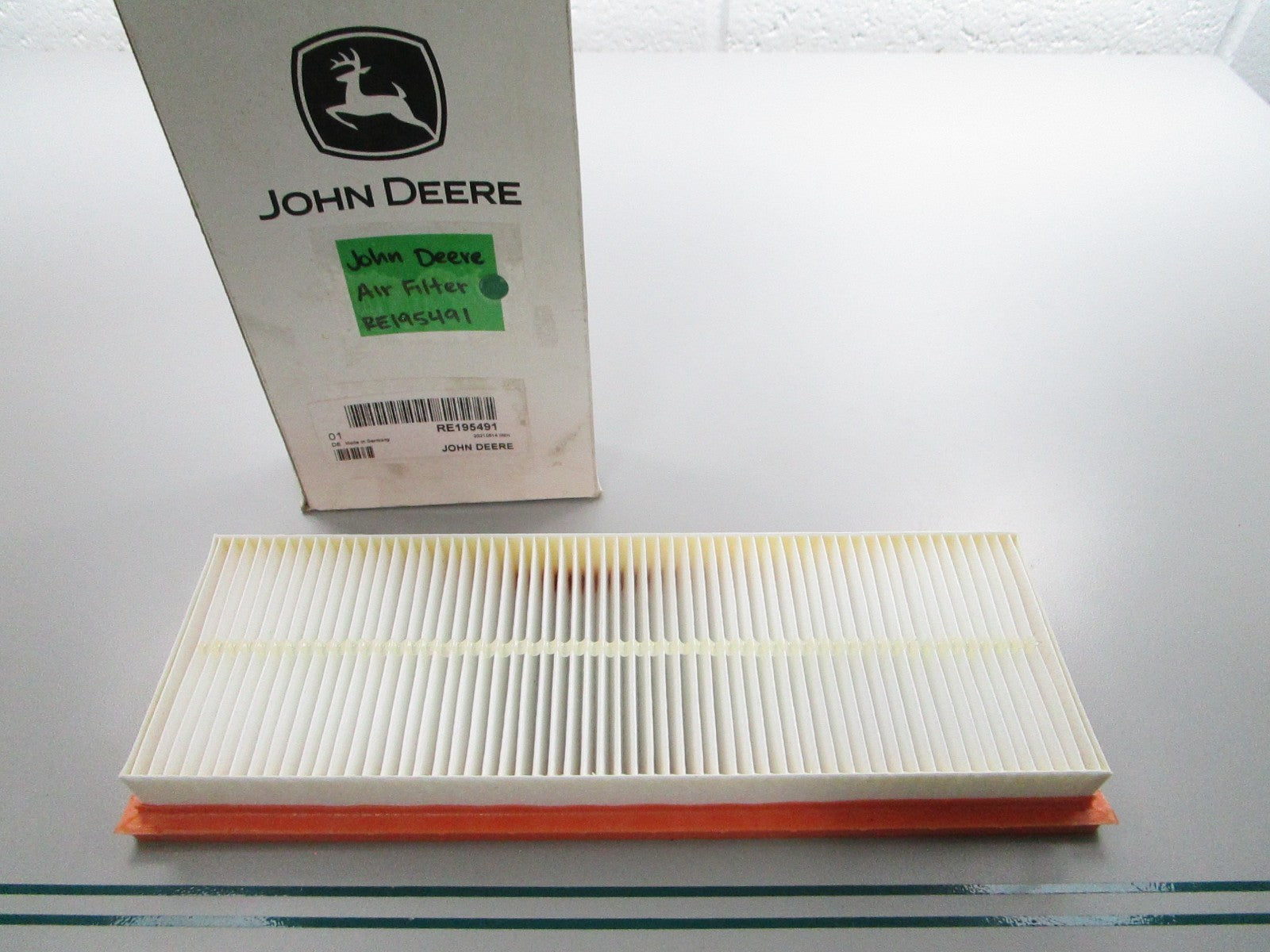 NEW OEM RE195491 John Deere Air Filter 0810