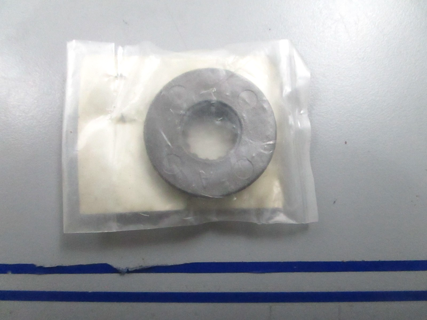 *NEW OEM* 0810 Tohatsu Prop Thrust Holder 369-64231-1 369642311