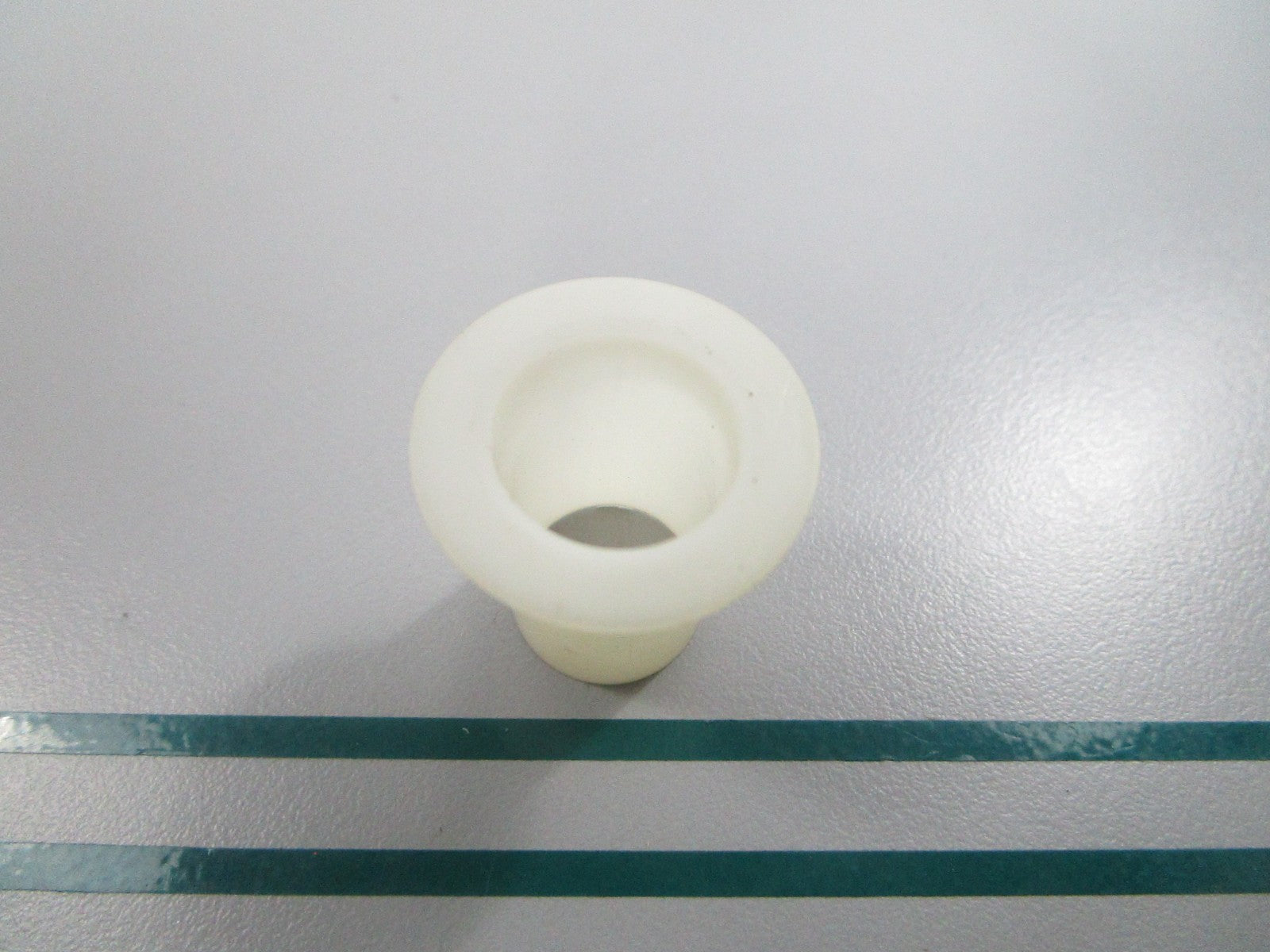 NEW OEM 319961 0319961 OMC Johnson Evinrude Bushing 0810