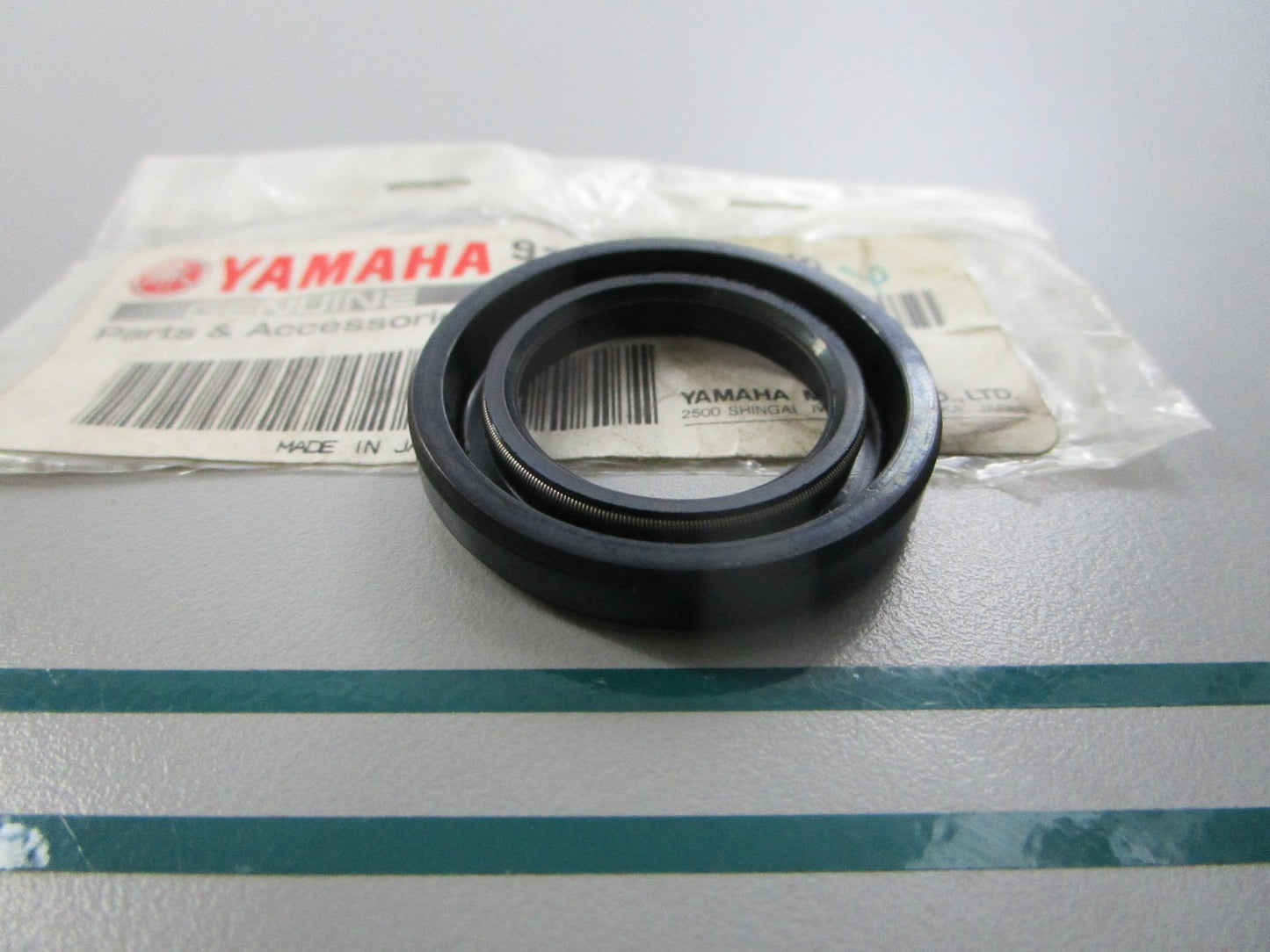 NEW OEM 93101-23070-00 Yamaha Oil Seal 0810