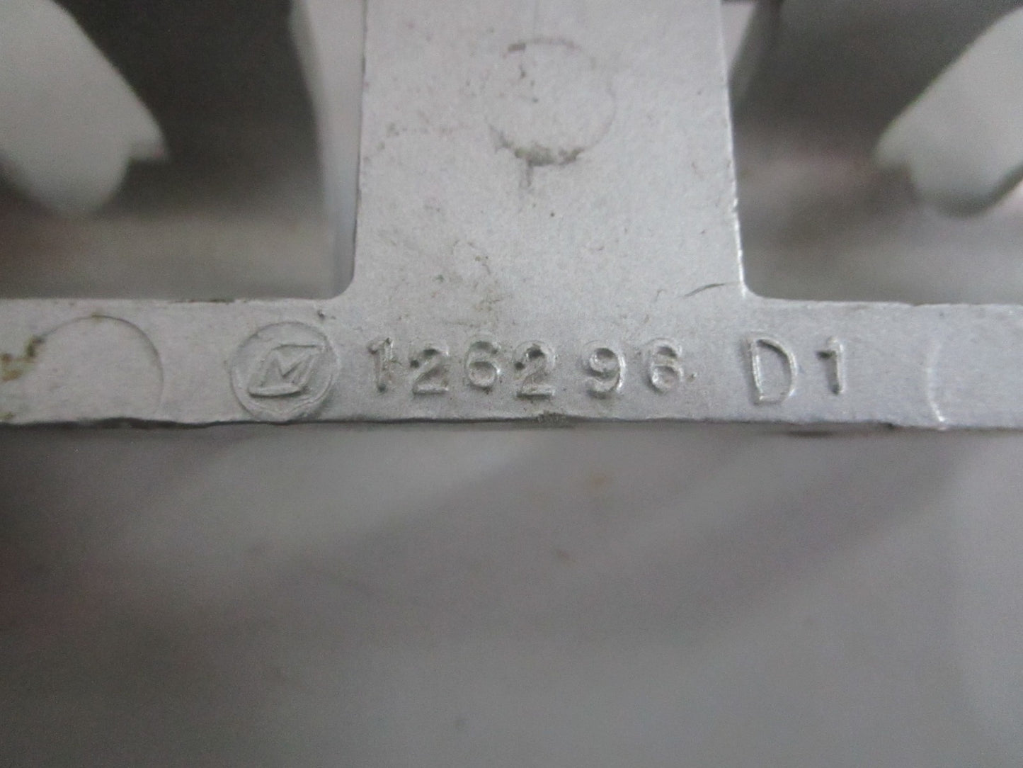 NEW OEM 126296 0126296 OMC Johnson Evinrude Steering Tube Bracket 0820