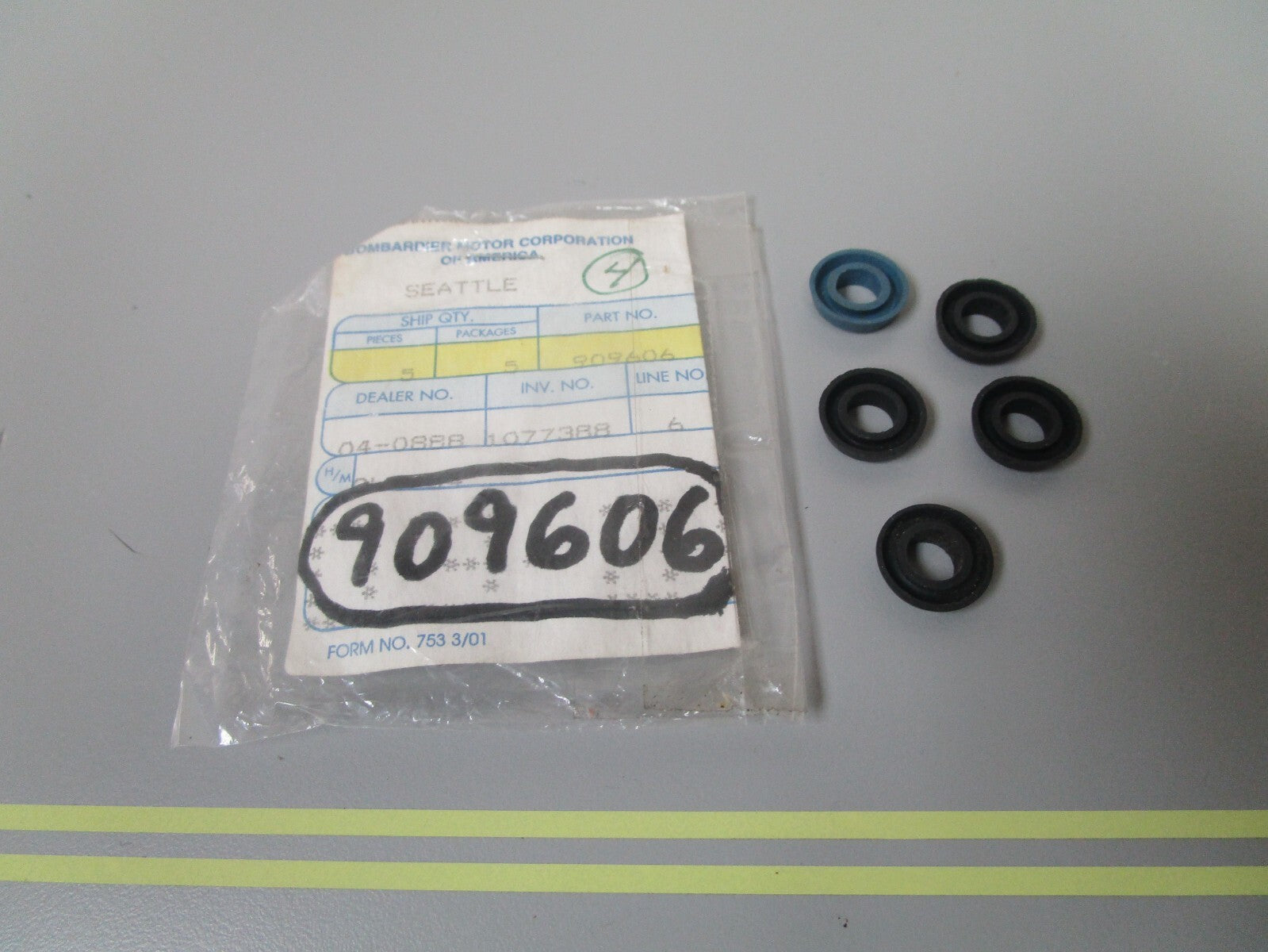 *NEW OEM* (LOT OF 5) 0810 OMC Johnson Evinrude Seal 909606 0909606