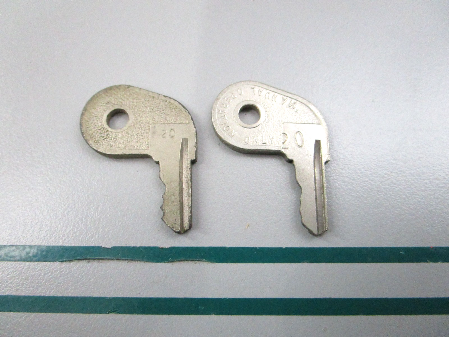 NEW OEM (LOT OF 2) 501785 0501785 OMC Johnson Evinrude 73-20 Ignition Key 0810