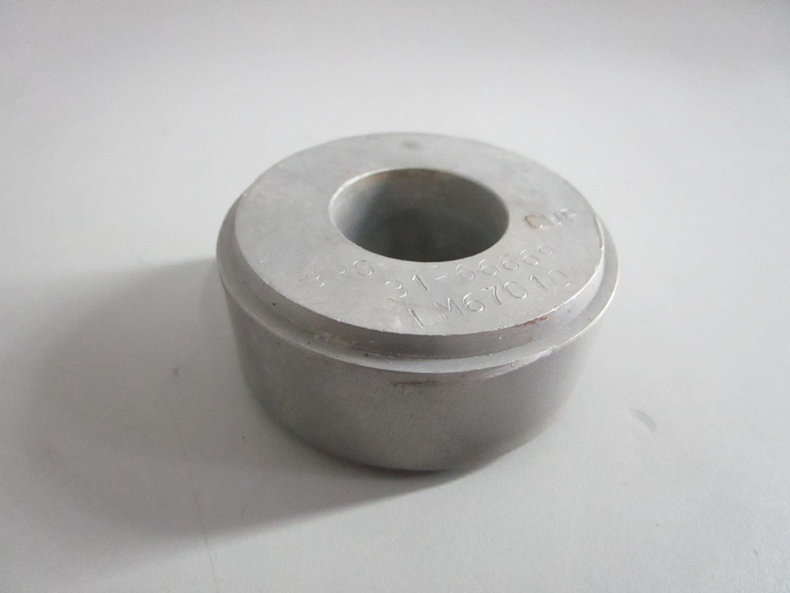 NEW OEM 31-66671 31-66669 Mercury Quicksilver Bearing Cup Tool 0820