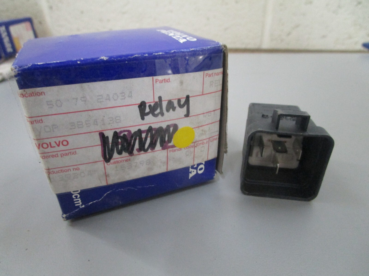 *NEW OEM* 0810 Volvo Penta Relay 3854138