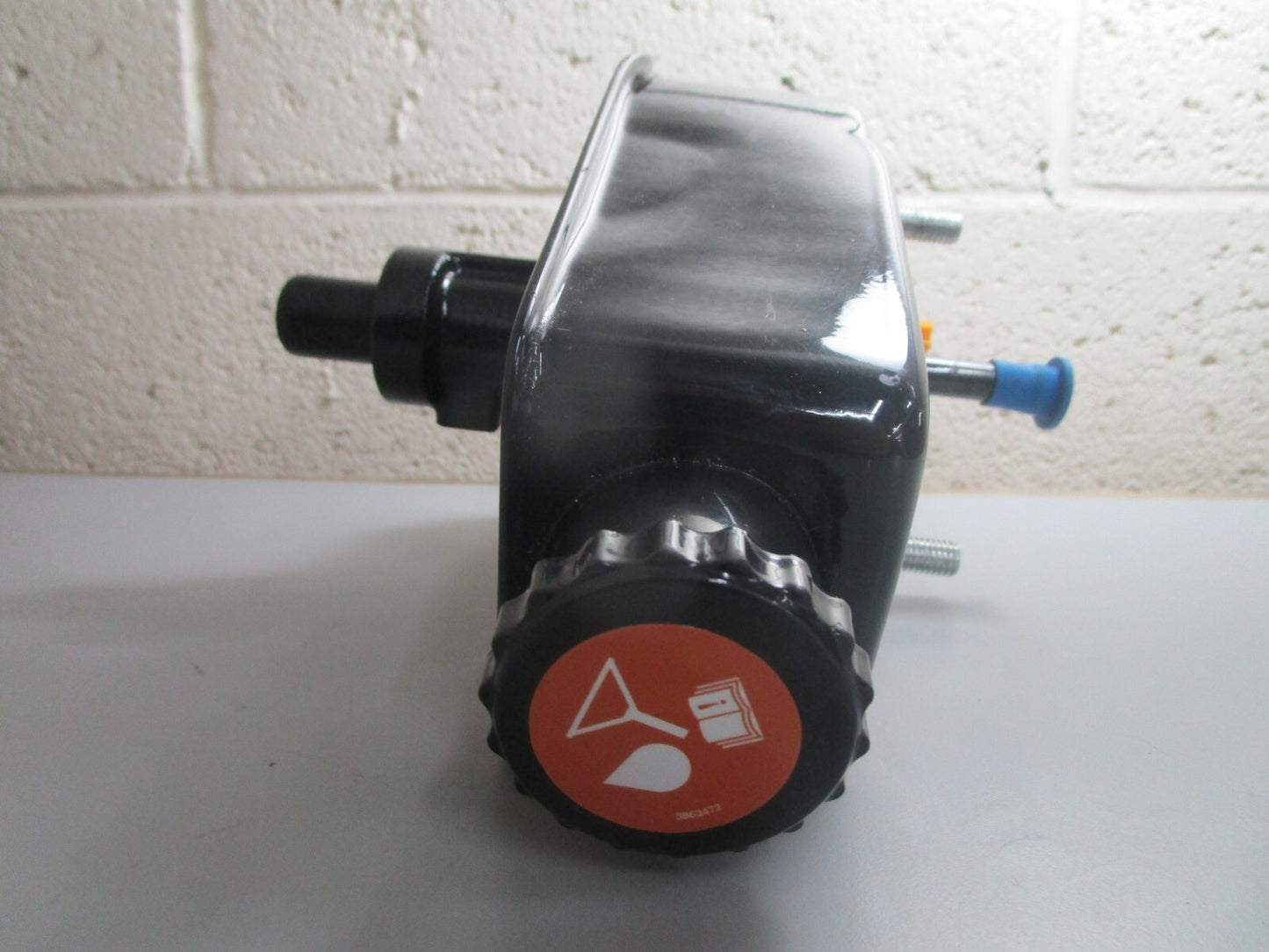 *NEW OEM* 0820 Volvo Penta Steering Pump 3888323