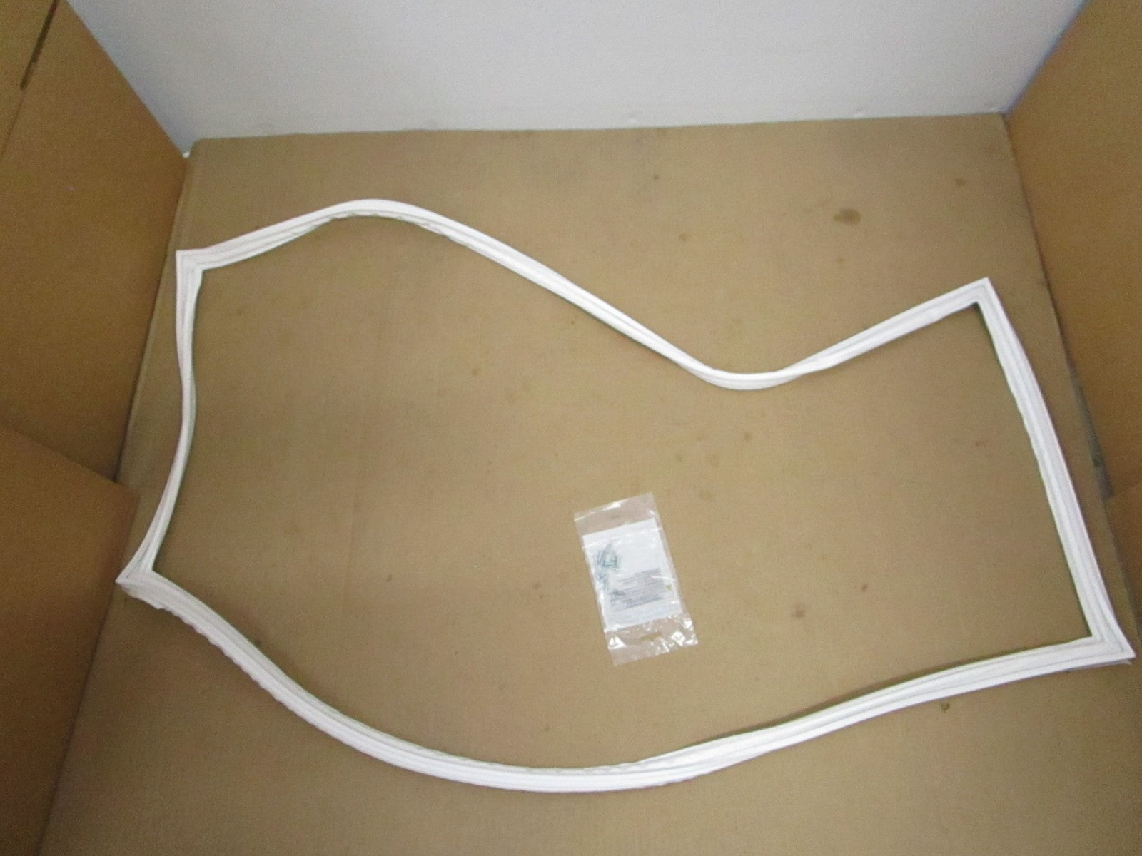NEW OEM 8201809 Whirlpool FIP Gasket 0810