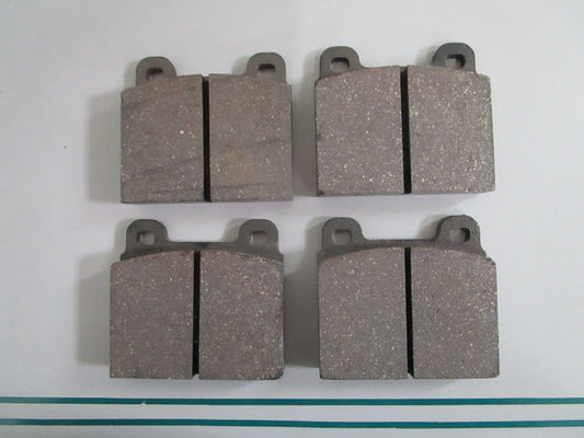 NEW OEM 0014207720 Mercedes-Benz 4 Brake Pad Set 0820