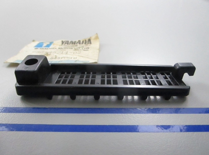 *NEW OEM* 0810 Yamaha Cover 688-45214-02-00