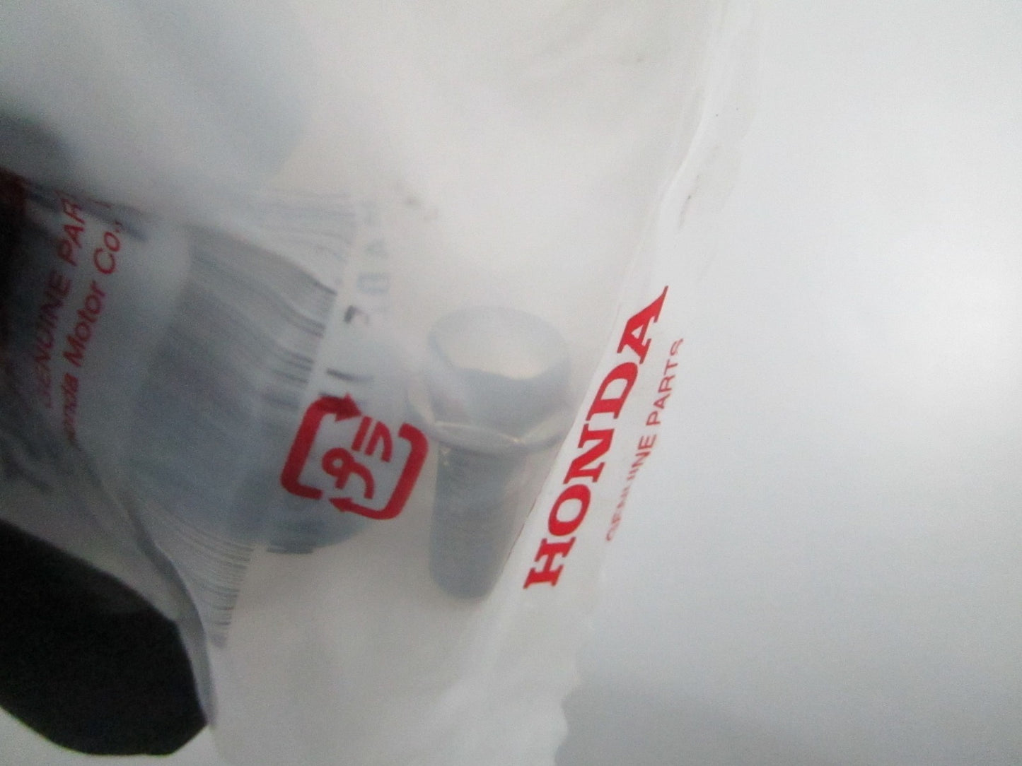 *NEW OEM* 0810 Honda Flange Bolt 96001-0601602