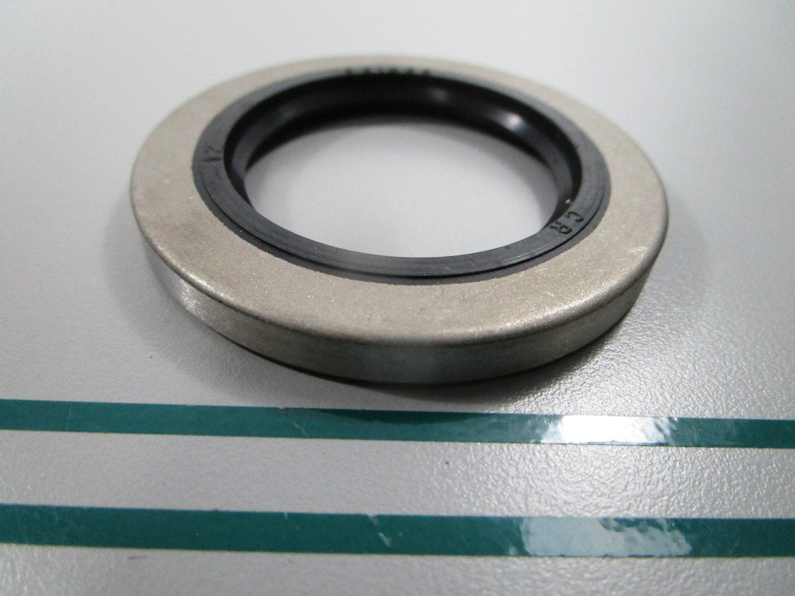 NEW OEM 981268 0981268 OMC Johnson Evinrude Seal 0810