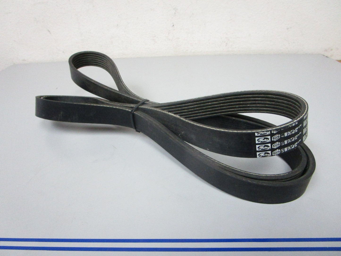 NEW K070901 Gates Micro-V Serpentine Belt 0720