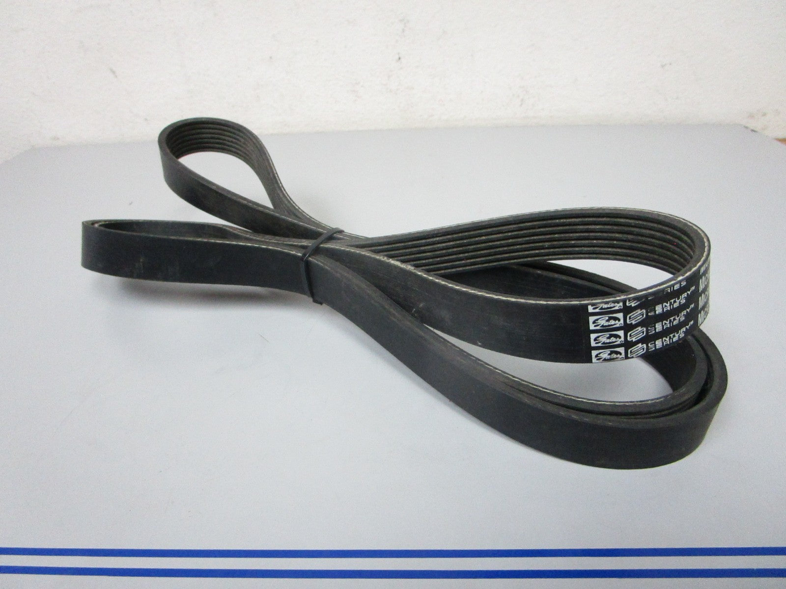 NEW K070901 Gates Micro-V Serpentine Belt 0720