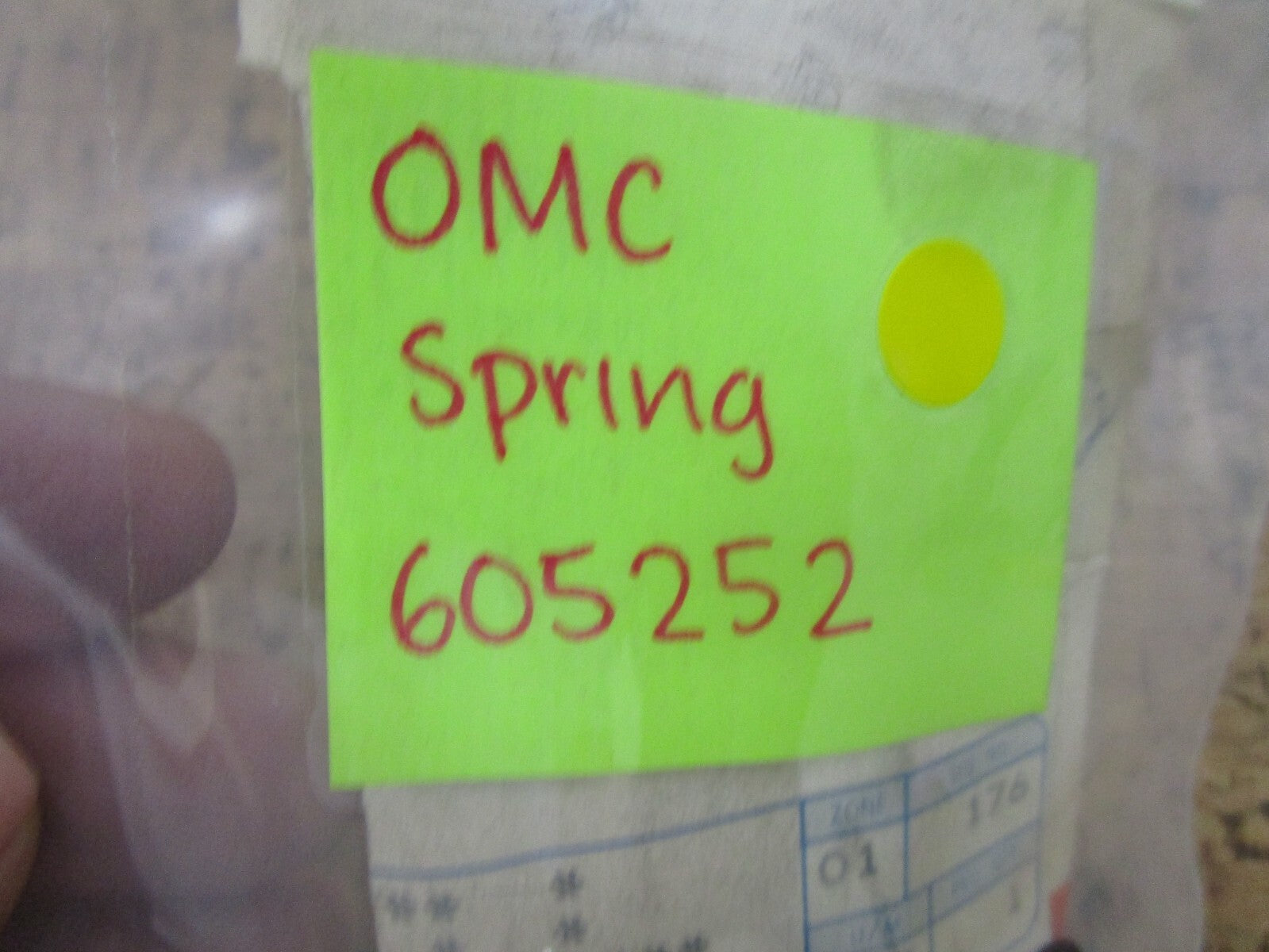 *NEW OEM* 0750 OMC Johnson Evinrude SPRING 605252 0605252