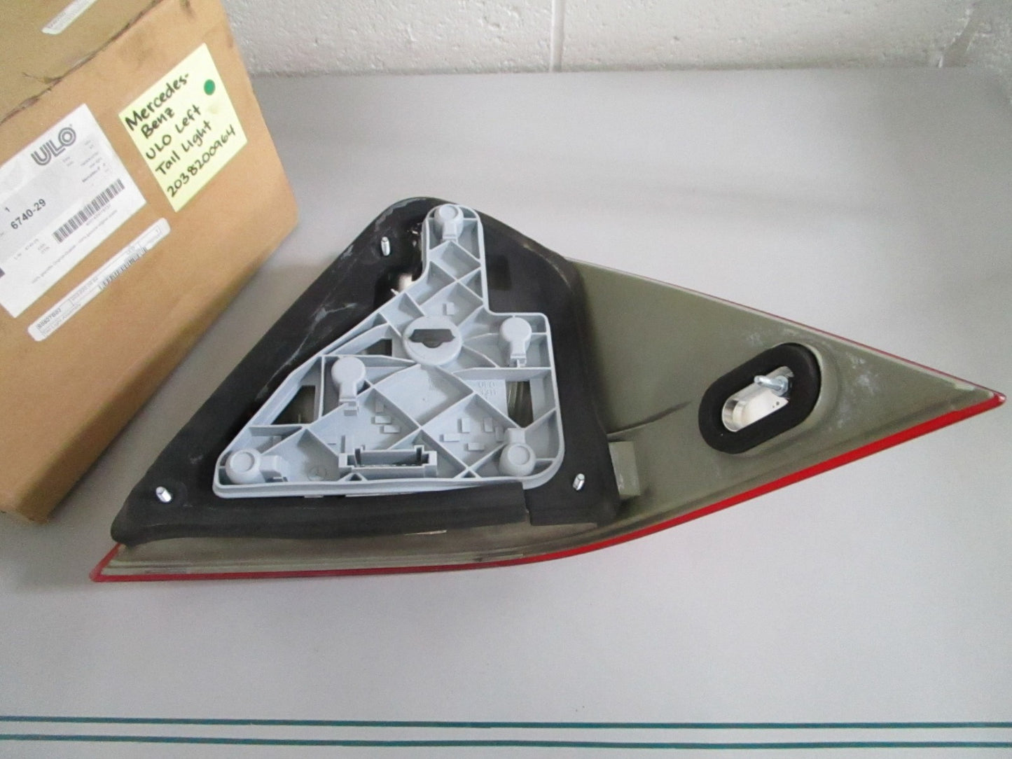 NEW OEM 2038200964 Mercedes-Benz ULO Left Tail Light 0820