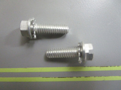 *NEW OEM* (LOT OF 2) 0810 OMC Johnson Evinrude Screw 303591 0303591
