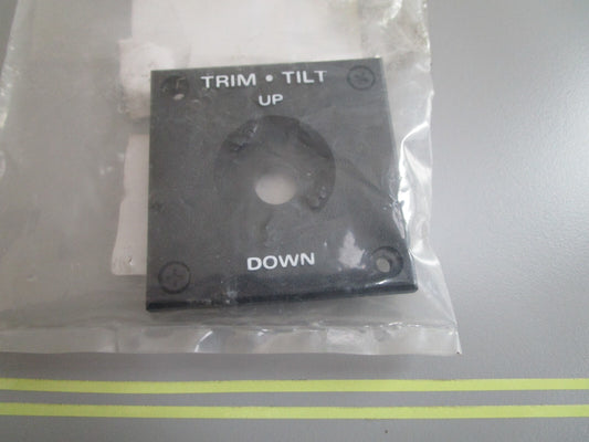 *NEW OEM* 0810 OMC Johnson Evinrude Bezel 125314 0125314