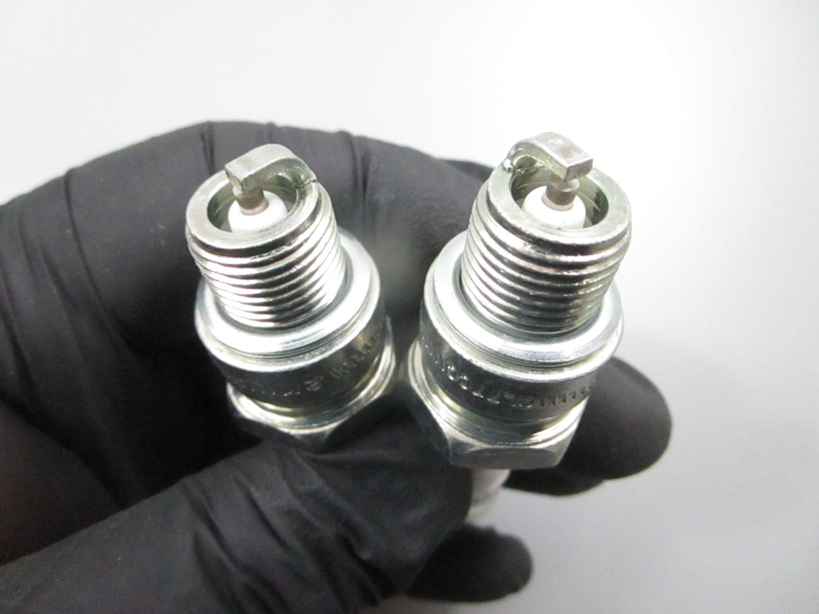 *NEW* (LOT OF 2) 0810 NGK Spark Plug QL77CC