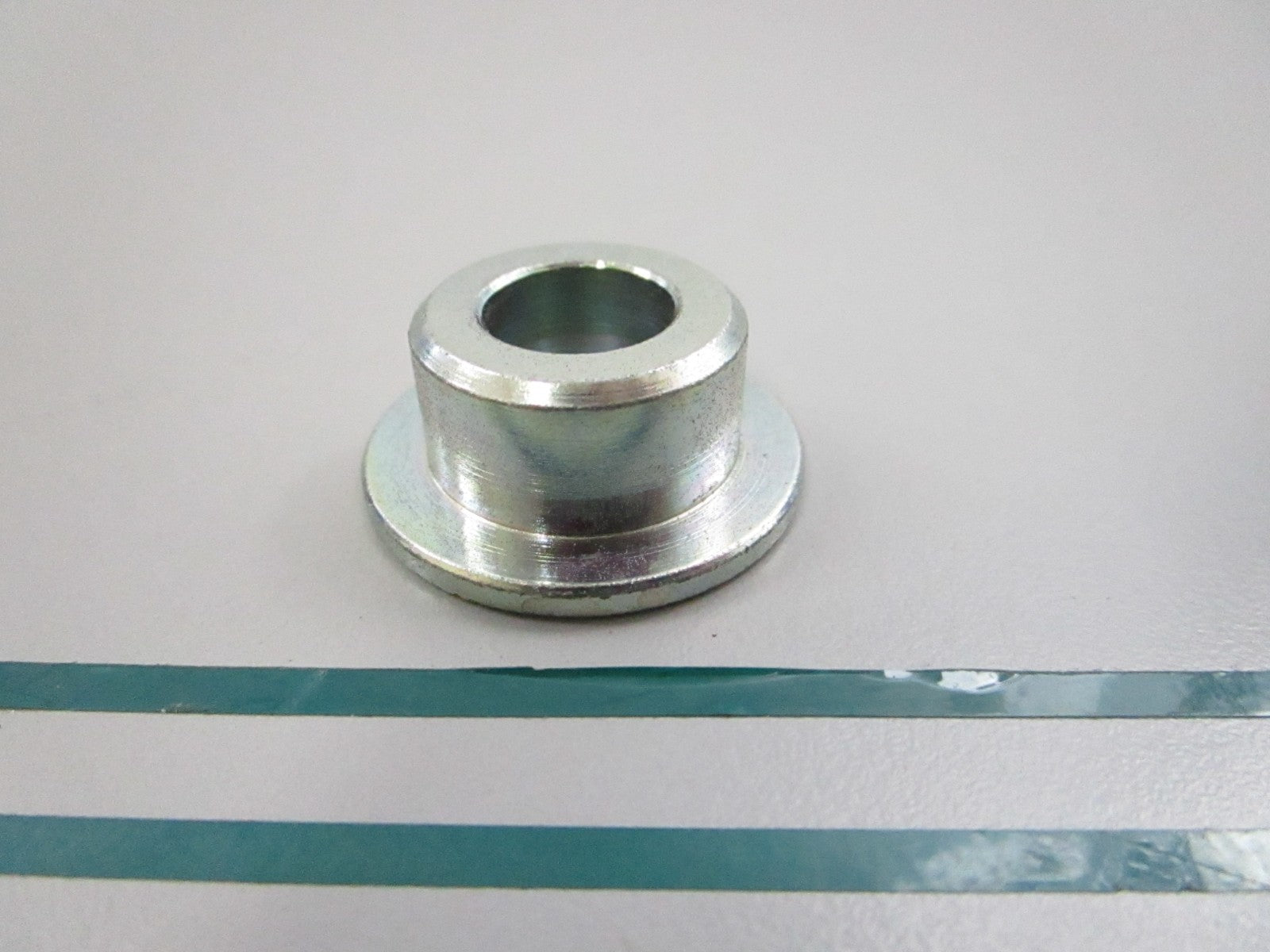 John Deere NEW OEM Bushing M803412 Lawn Garden Equipment NOS 0810