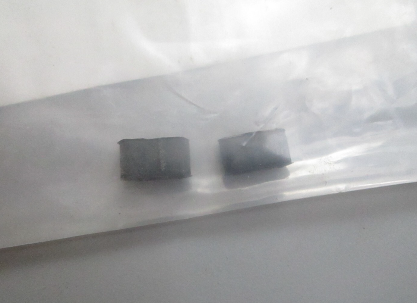 *NEW OEM* (LOT OF 2) 0810 OMC Johnson Evinrude Cushion 5033022