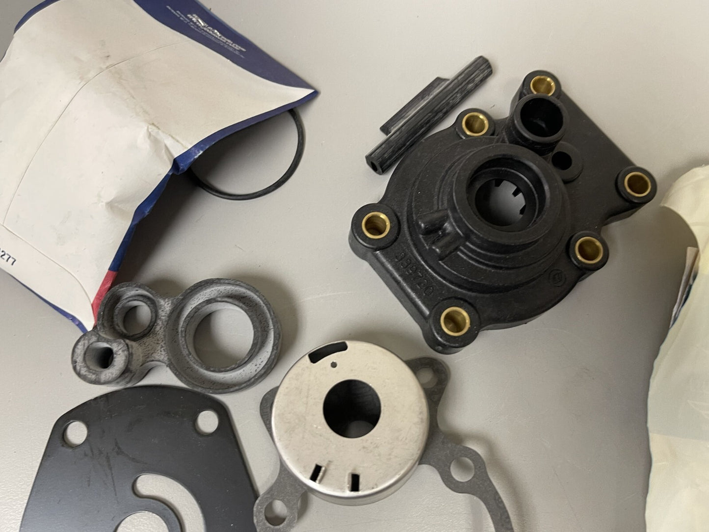 *NEW OEM* 0670 Johnson Evinrude Water Pump Kit 0437907 437907
