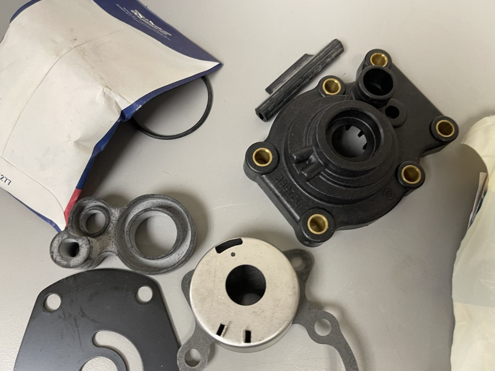 *NEW OEM* 0670 Johnson Evinrude Water Pump Kit 0437907 437907