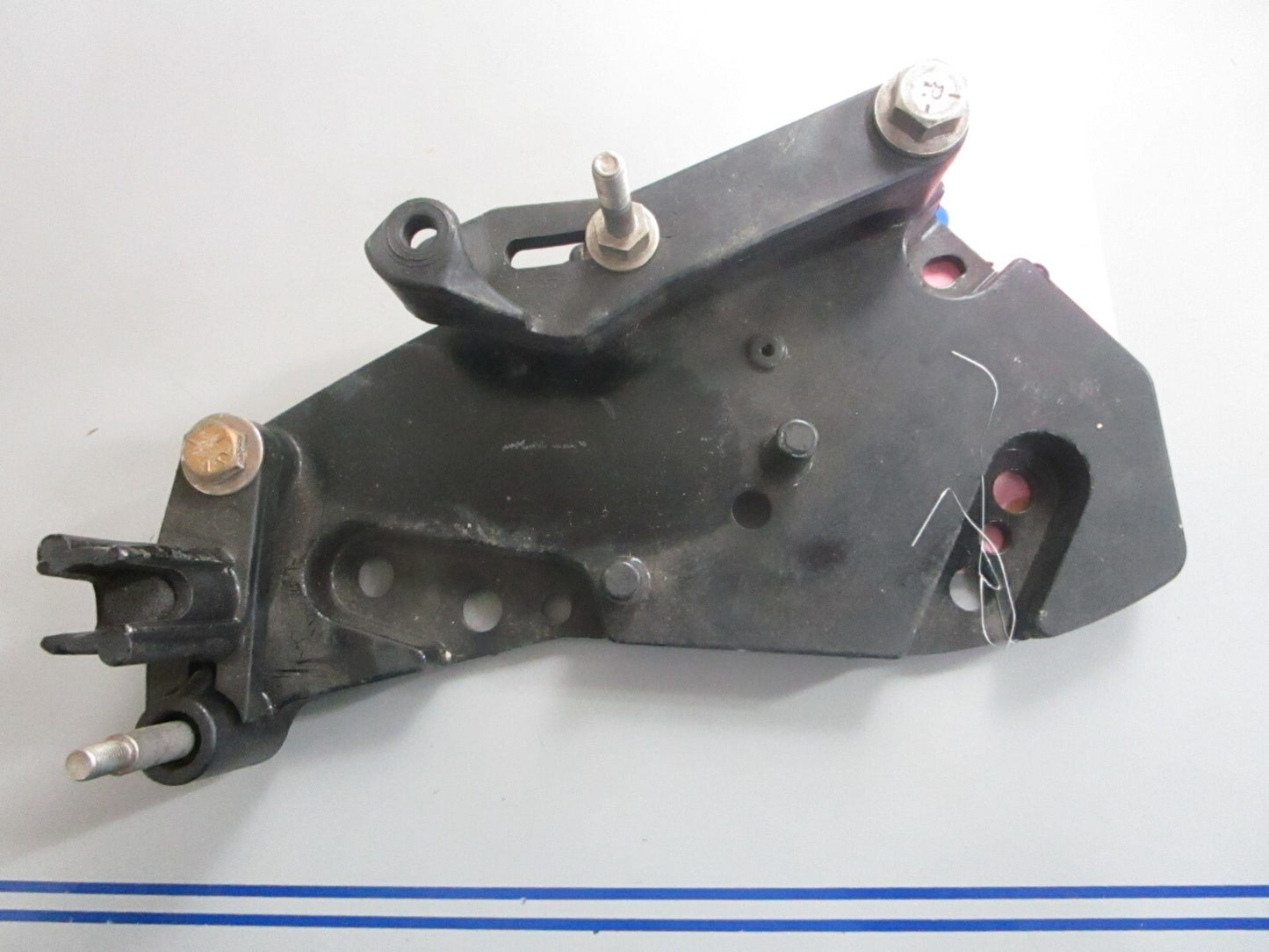 *NEW OEM* 0820 Mercury Quicksilver Bracket 99237A10